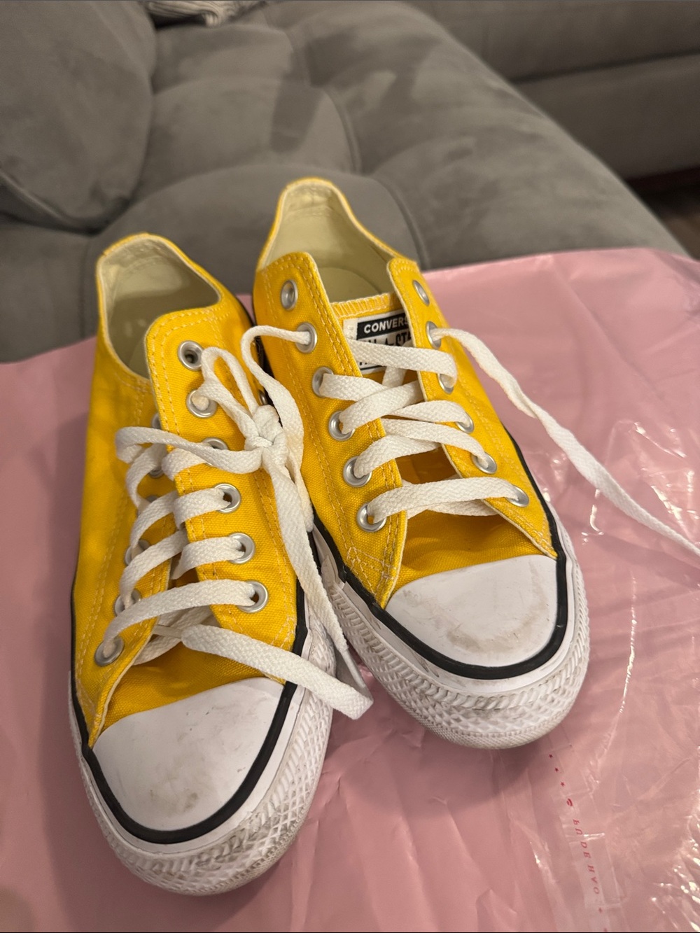 Converse women’s 6.5 Yellow Low Top Canvas Sneakers 21.00